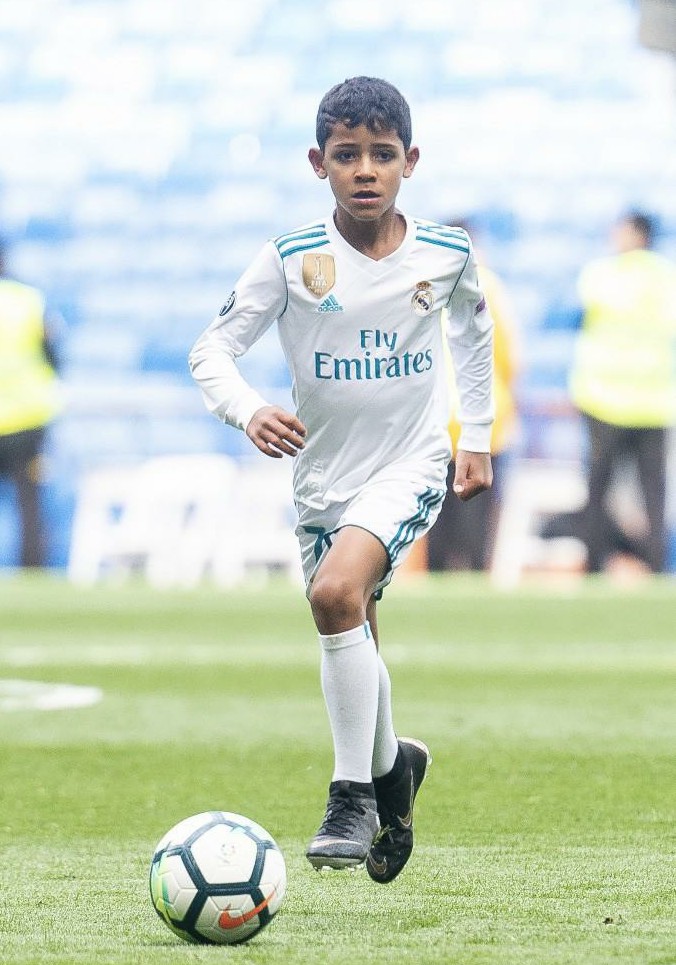 十年后当你的儿子问你c罗有多强,10年后的c罗