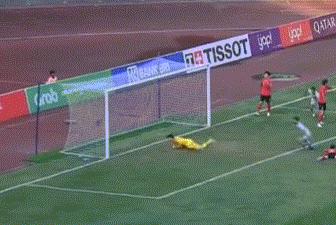 孙兴慜绝杀韩国2-1险胜叙利亚,韩国0-0平乌拉圭孙兴慜错失绝杀