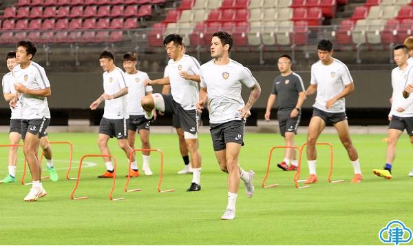 刘奕鸣天津权健,权健后卫刘奕鸣