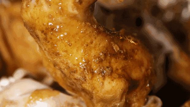 酸嫩滑的窑鸡,皮脆肉嫩爆汁烧鸡出炉