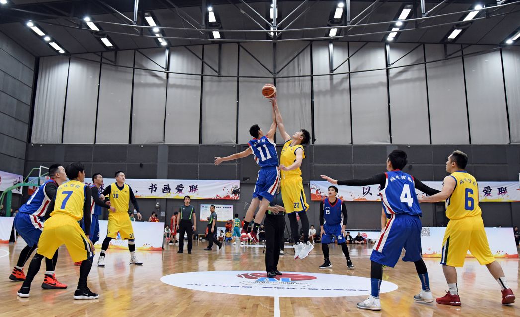 这支属于龙岗人的篮球俱乐部，接连摘夺桂冠未尝败绩