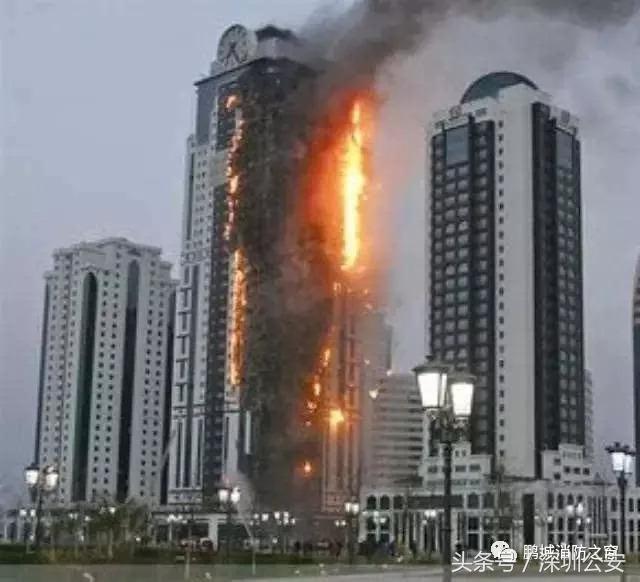 28层高楼失火可以去楼顶逃生吗,高楼失火时应该往上跑还是往下跑