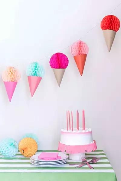 有特色的幼儿园教室吊饰,幼儿园教室吊饰简单好看