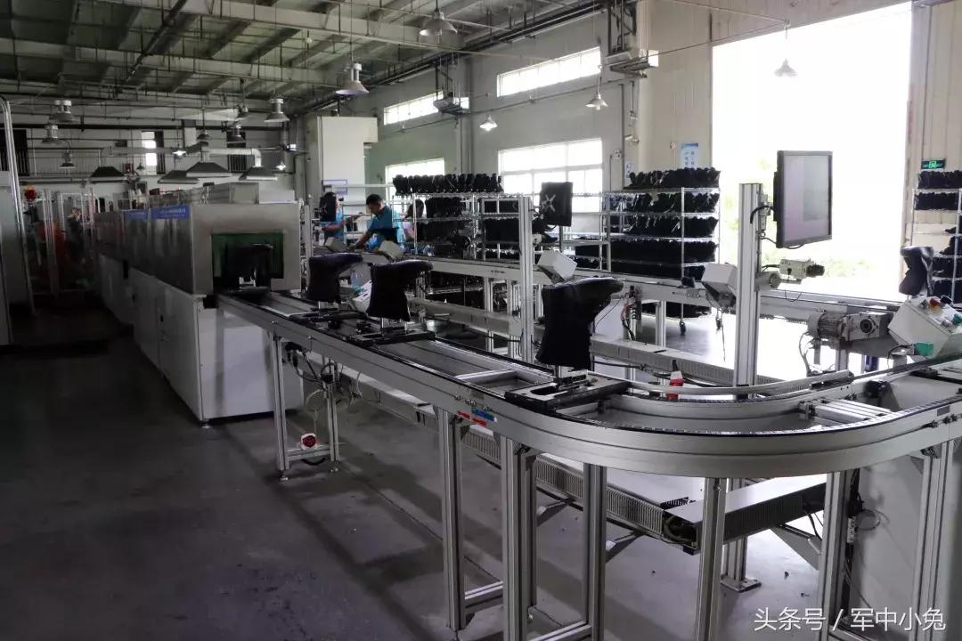 07式军靴与17式军靴的区别,07到17作战靴