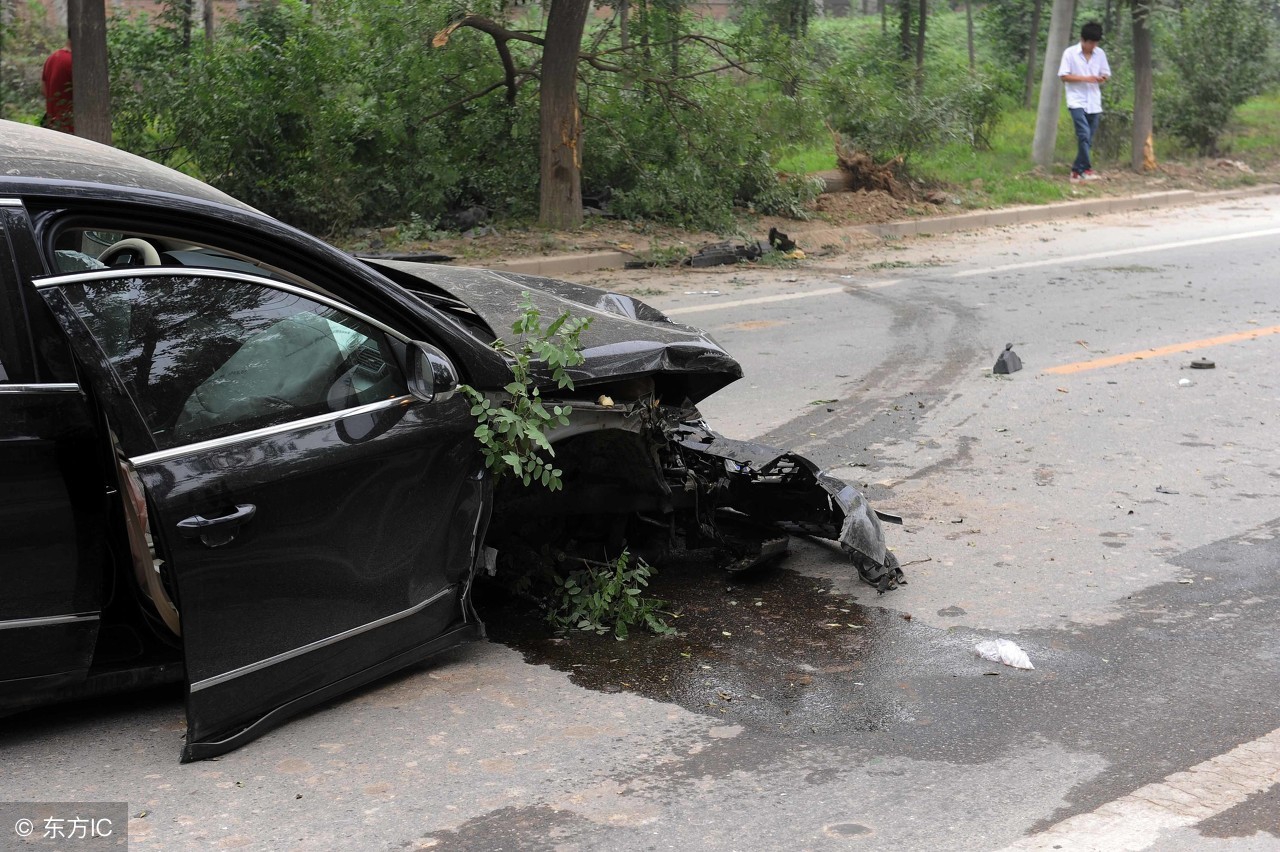 13年迈腾1.8t豪华版现在值得买吗,17年迈腾1.8t豪华版二手车多少钱