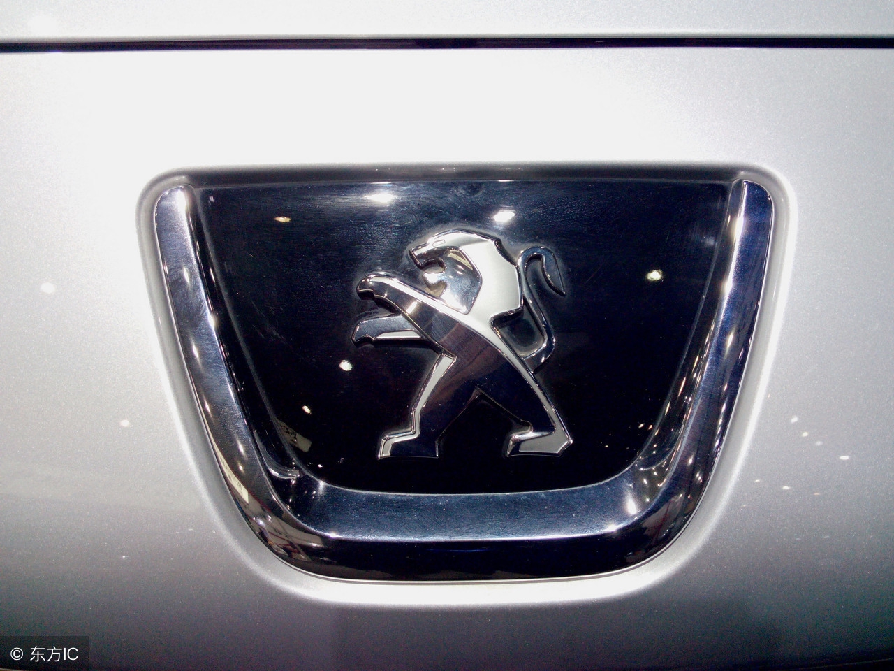 13年迈腾1.8t豪华版现在值得买吗,17年迈腾1.8t豪华版二手车多少钱