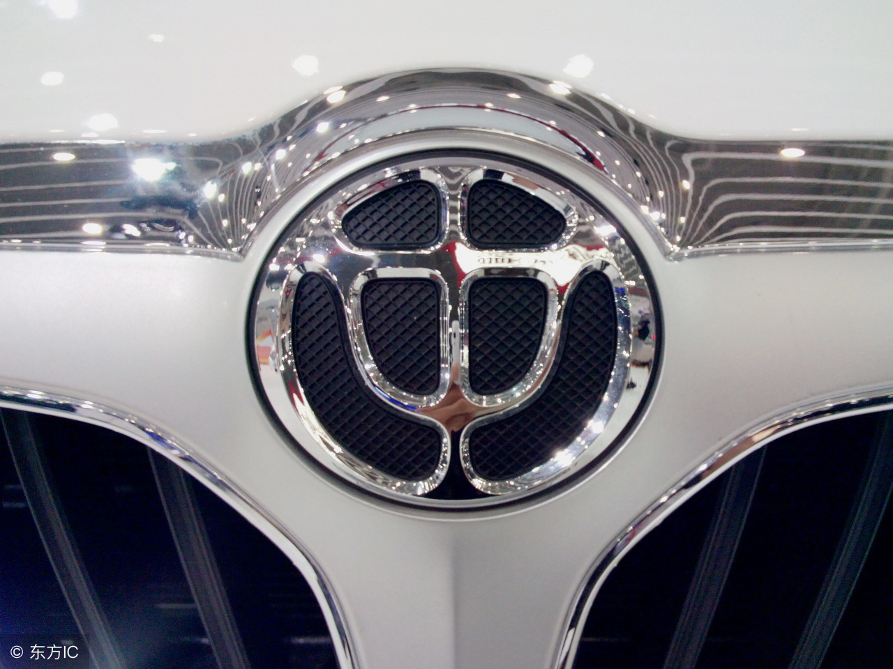 13年迈腾1.8t豪华版现在值得买吗,17年迈腾1.8t豪华版二手车多少钱