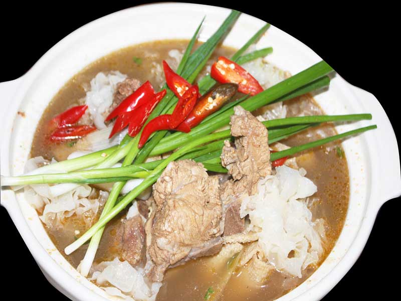 怎么熬大骨汤好喝不油腻,怎样熬的大骨汤比较浓