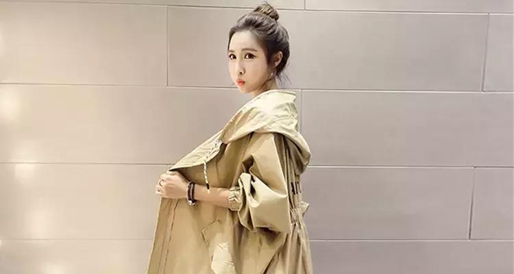 风衣为什么袖口有束带,女士风衣缺袖带