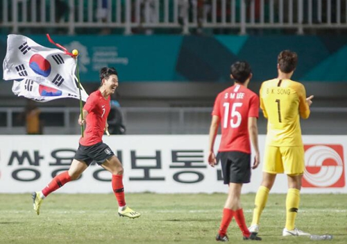 孙兴慜压力大？韩国男足亚运终夺冠，不然这两人会被韩媒体骂死！