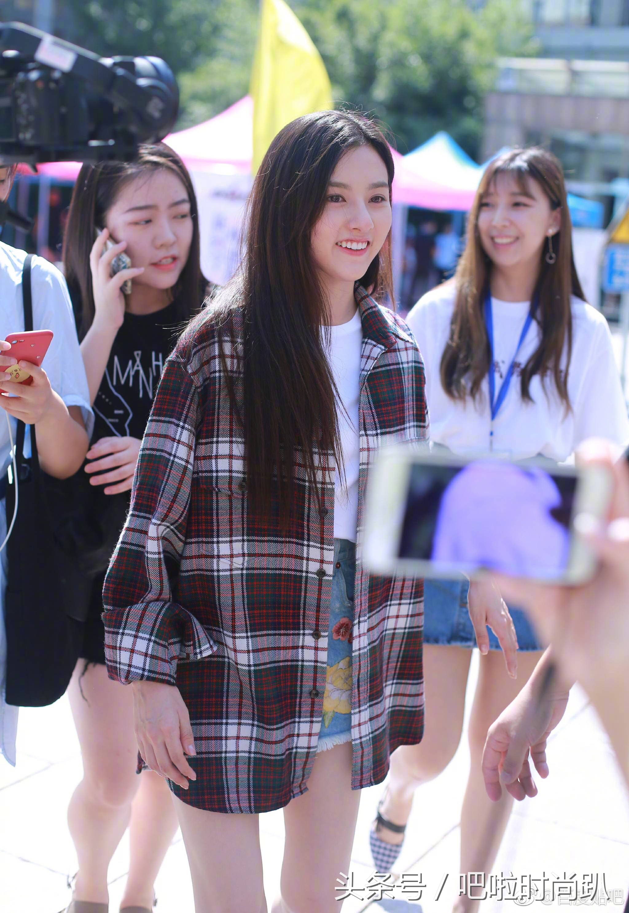 女艺人宋祖儿清纯可爱时尚写真,女明星港风造型宋祖儿