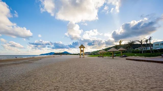 弄一个室外水上乐园,在野外制造一个水上乐园