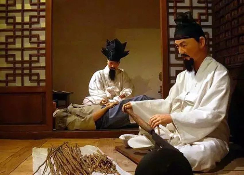 日本人拿中药赚全球的钱,日本人怎么看待中药赚钱
