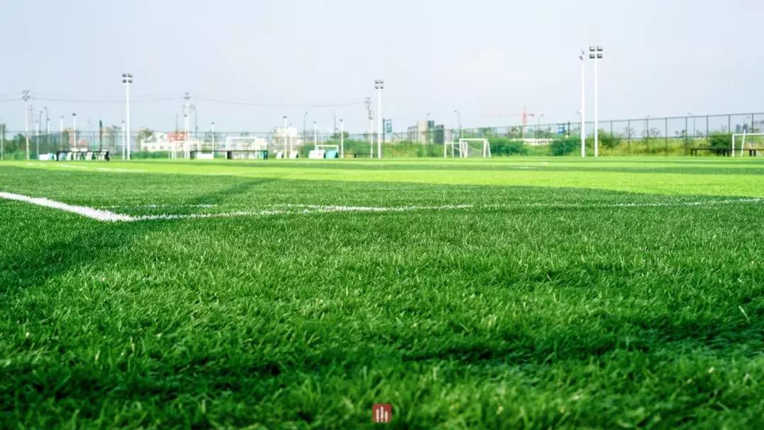 临平区附近哪有免费球场,临平山北大型公园