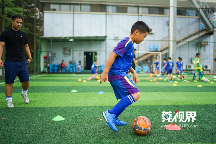 东莞足球天才少年,东莞14岁篮球少年