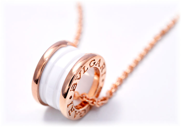 求婚送哪个牌子的钻戒好 (如何挑选求婚钻戒可以看上去更大)