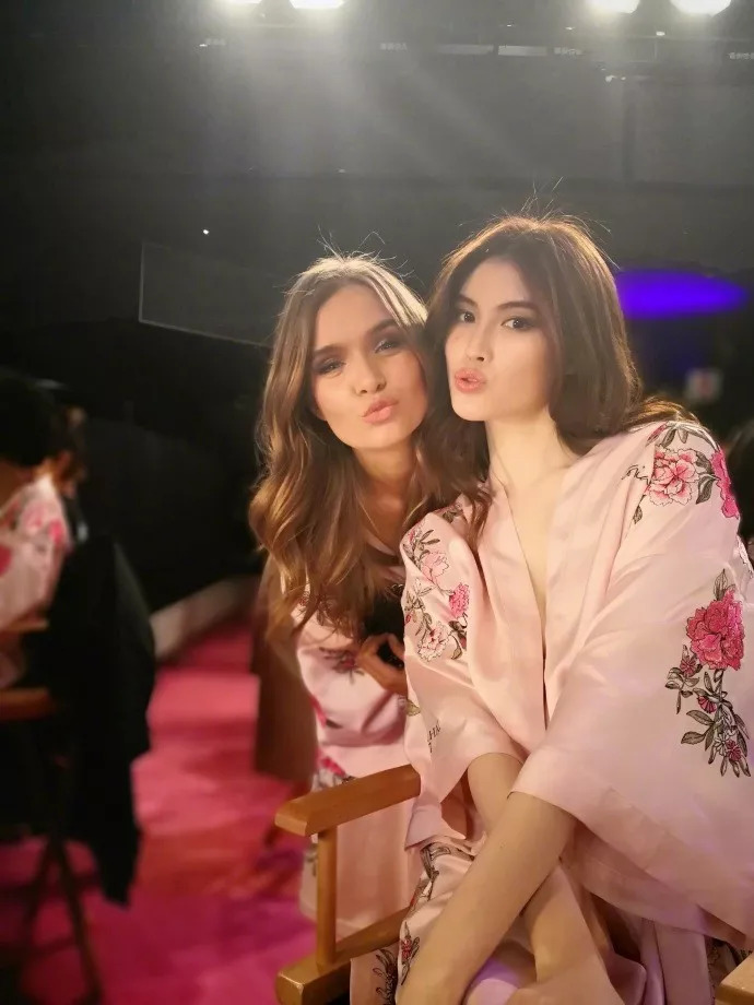 维密中国超模合集何穗,2018维密秀刘雯何穗组团霸气开秀