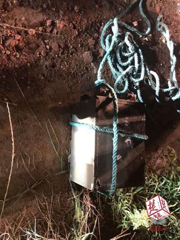 男子偷保险柜现金100元被抓新闻,盗取保险柜25万现金