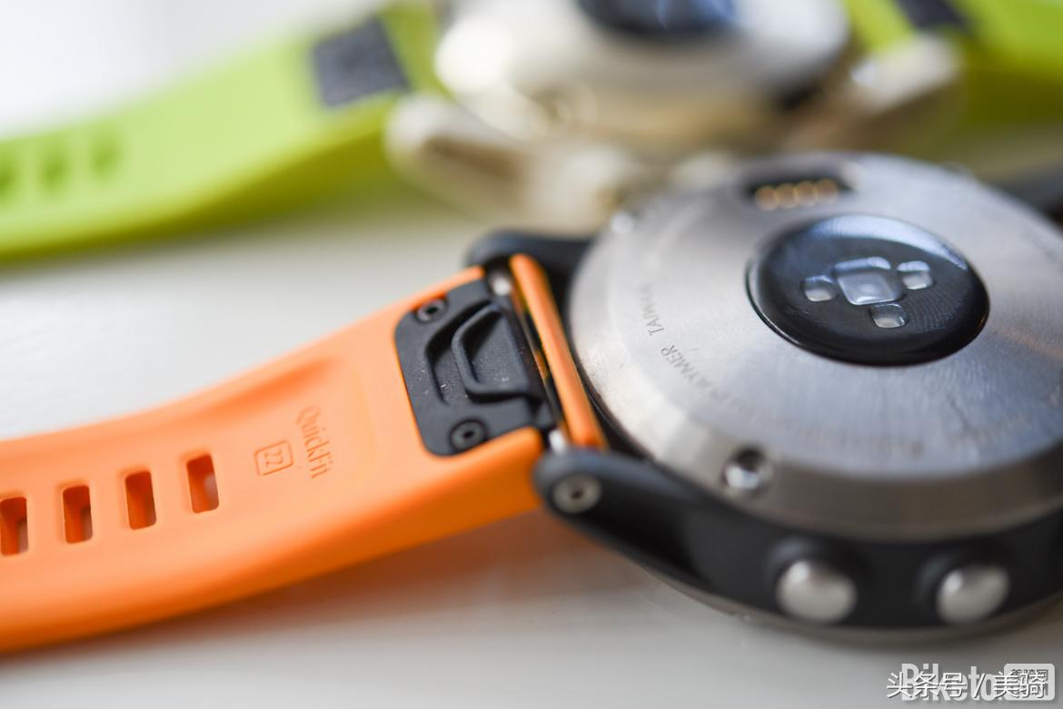 佳明飞耐时fenix5拆解,佳明fenix5运动手表值得买吗