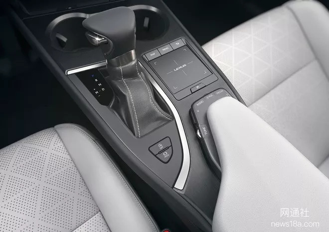 全新ux300,全新ux雷克萨斯上市混动