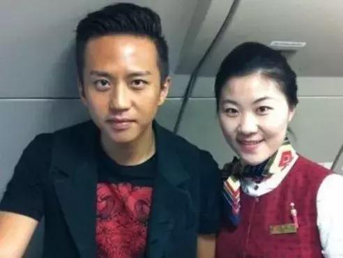 空姐揭秘和明星那点事儿，耍大牌很常见，最搞笑的是他