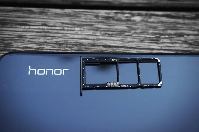 荣耀8x千元屏霸旗舰实力,荣耀8x屏幕测评