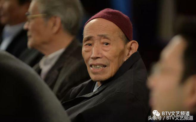 朱旭怀念老爷子在舞台上,艺人朱旭死