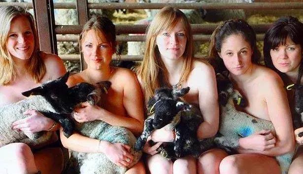 学霸为爱全果出镜？一年一度的剑桥火辣写真又来了！