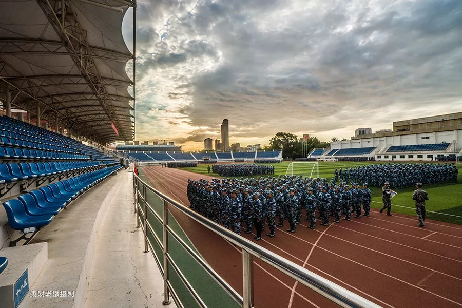 晨光暮色渐更迭,晨光暮色