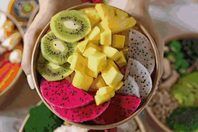 头皮和身上长痘,头皮油脸长痘