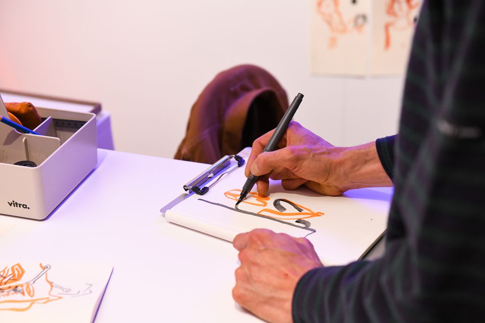 Hermès丝巾为何让全世界女人都着迷？爱马仕丝巾俱乐部给你解答