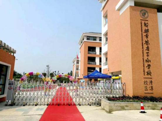 全部帅起来，各有各的美！成都19所新学校（新校区）整体上线！