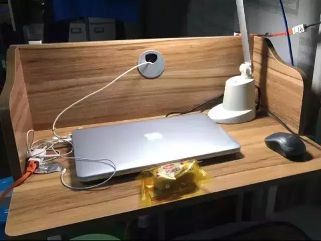 下铺的兄弟睡觉打呼噜上铺怎么办,下铺的兄弟