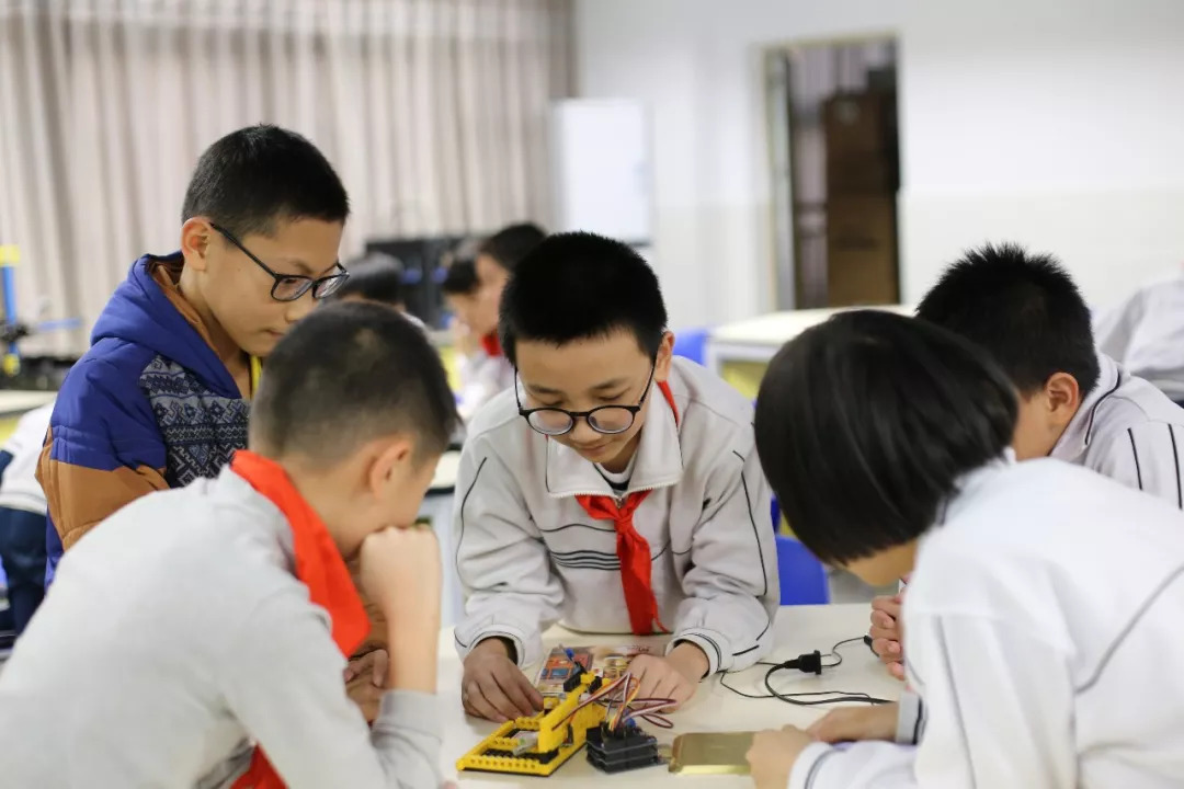 14年春耕秋种，桂江小学要做一艘大船，带领学生远航人生！