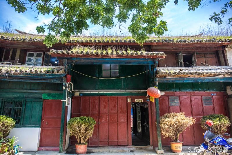 澶х悊鐨勮摑澶╃櫧浜戝拰鐢板洯鐢熸椿,姣旈鑺遍洩鏈堟洿娴极鐨勬槸浜洪棿鏃ュ父