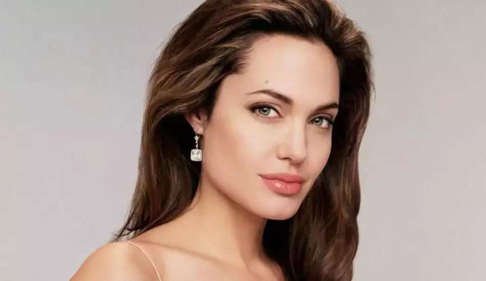 周迅嘴巴嘟嘟,周迅的嘴巴本来就是嘟的吗