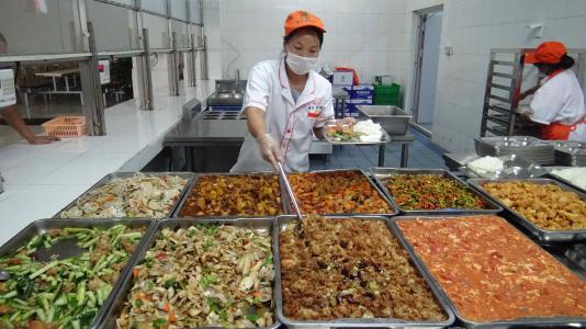 奶茶章泽天发朋友圈了，中秋案件愁人月饼也愁人