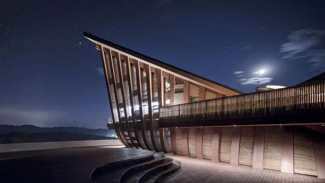 凤凰谷景区山顶风景,凤凰谷山顶艺术馆参观心得感悟