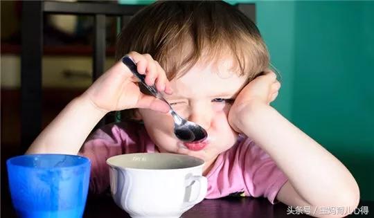 婴儿吃辅食肠胃会不会不舒服,宝宝肚子不舒服吃什么辅食