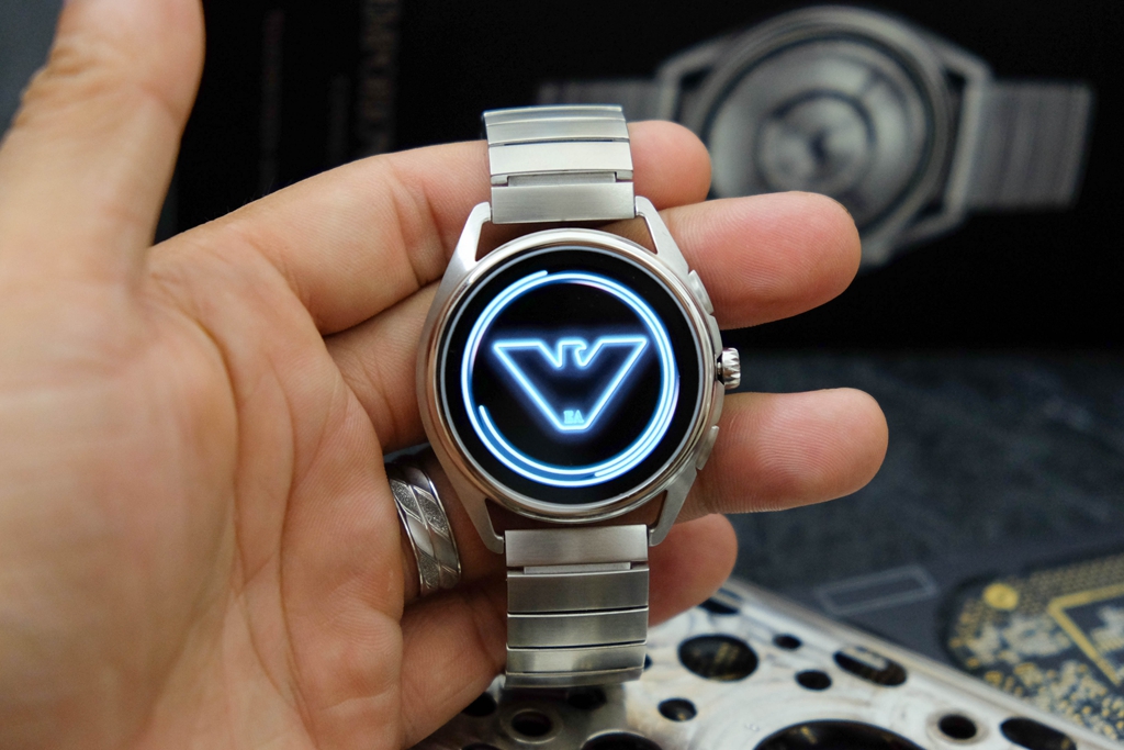 要不要花钱买applewatch,阿玛尼手表有必要买么