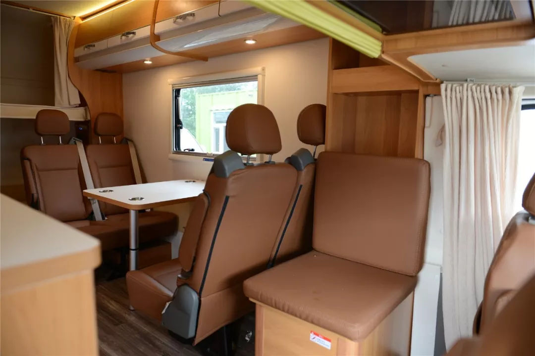 皮卡房车出租一个月多少钱 (房车出租价格多少钱一天)