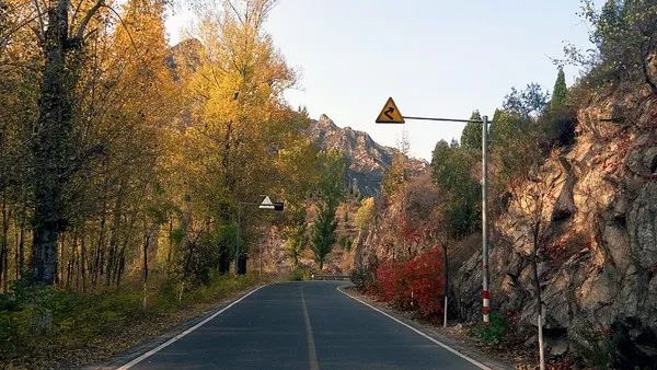 京西秋天最美的公路,北京秋天最美自驾公路