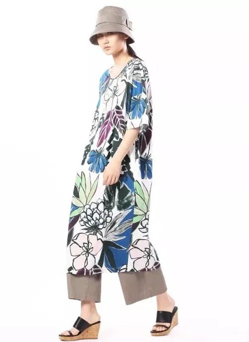 曲江银泰求救！大门即将被挤破！