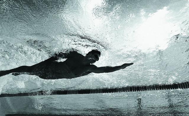 强直性脊柱炎初期的最佳锻炼方法,强直性脊柱炎有六种简单锻炼方法
