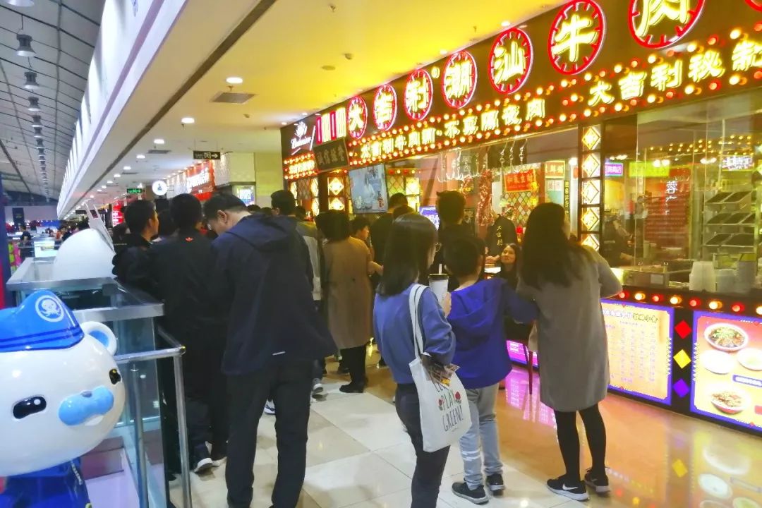 神话！天津河东万达因为这家店开业，竟然取消楼层观光小火车！