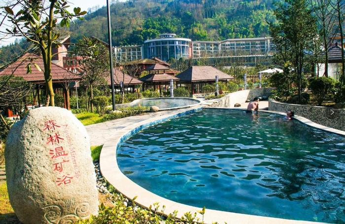 叫板“国际温泉小镇”的花水湾，国庆后错峰就去这儿！