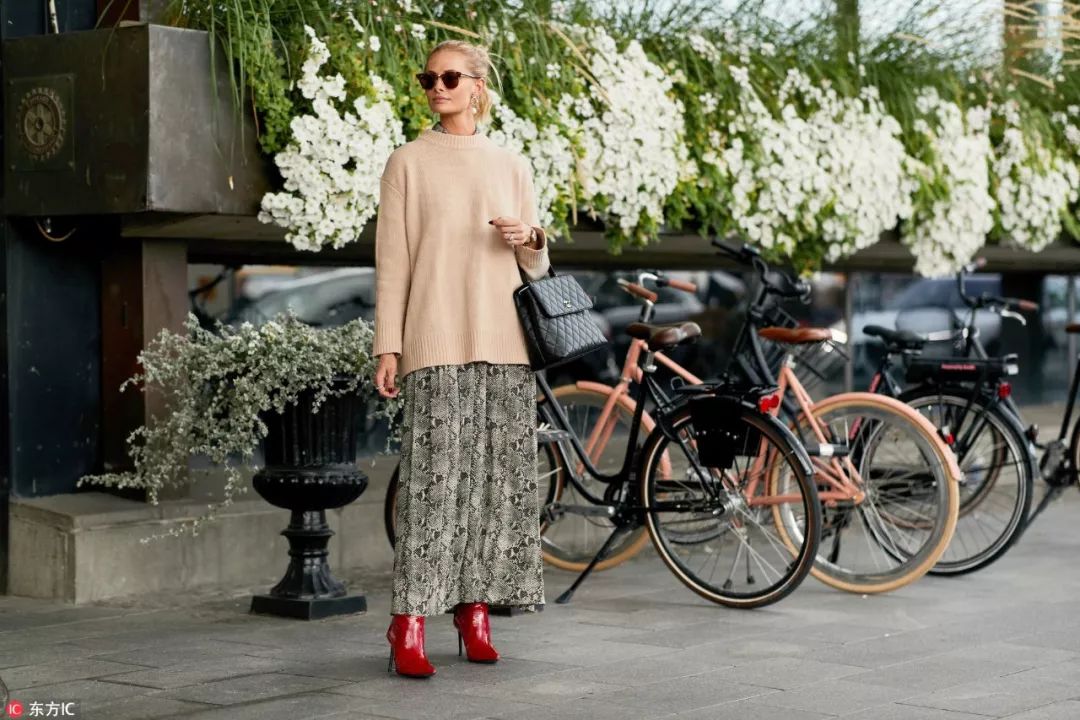 每天解锁一个新妆面,每天解锁一项变美技能