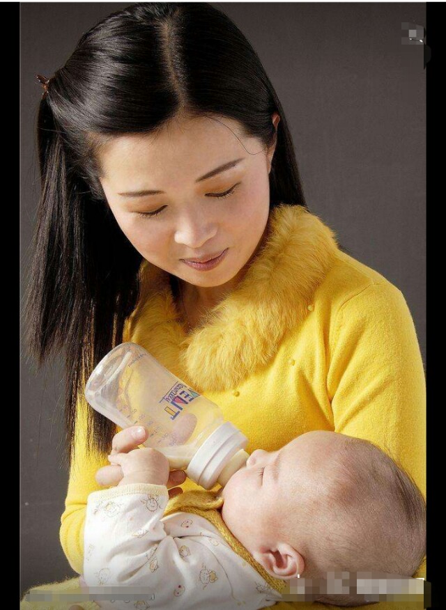 母乳冷冻怎么解冻,母乳冷冻后解冻絮状物