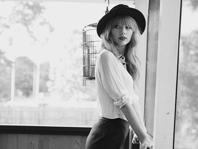 泰勒争取男女平等,泰勒维护女权