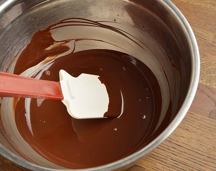 原来蛋糕制作如此简单,做出来的慕斯蛋糕太硬怎么回事